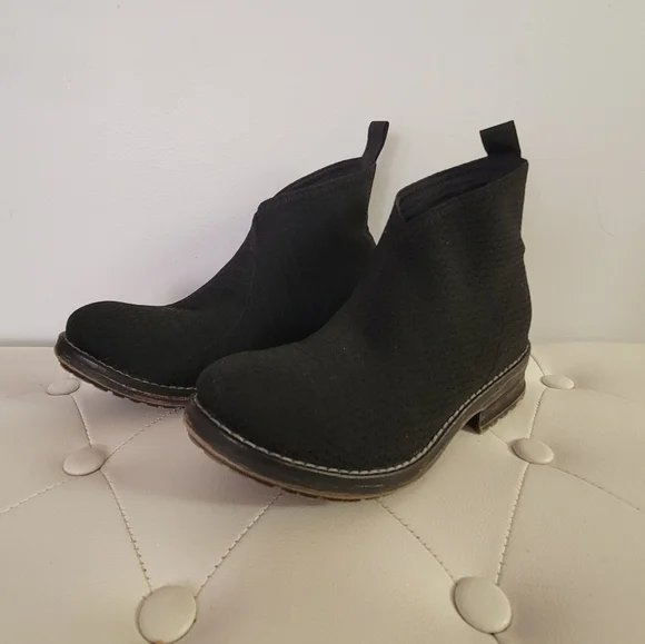 Barcelona Ankle Boot Black Charleston Shoe Co Size 8 - Picture 1 of 9